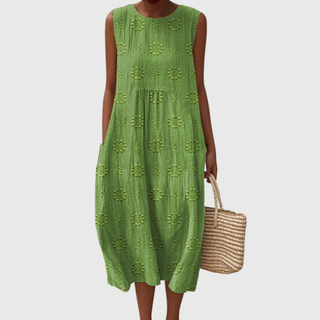 Rosa | Siuvinėta midi suknelė" can be rewritten as "Rosa | Embroidered Midi Dress.