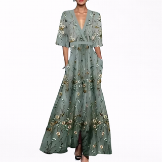 Valentina | Elegantiška Maxi Suknelė su Giliais Iškirptais" can be rewritten as:

"Valentina | Stilinga Maxi Suknelė su Išskirtiniais Iškirptais