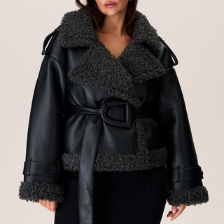 ELVIRA™ | DAMEBELTET Faux Fur-KÅPE