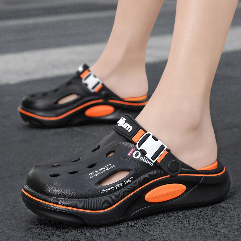 New Classic Summer Clogs Men Slipper Breathable Garden Shoes EVA Outdoor Comforty Beach Slides Home Sandals Antiskid Slippers