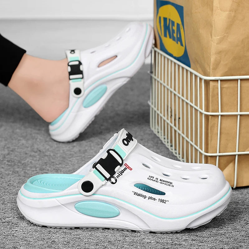 New Classic Summer Clogs Men Slipper Breathable Garden Shoes EVA Outdoor Comforty Beach Slides Home Sandals Antiskid Slippers