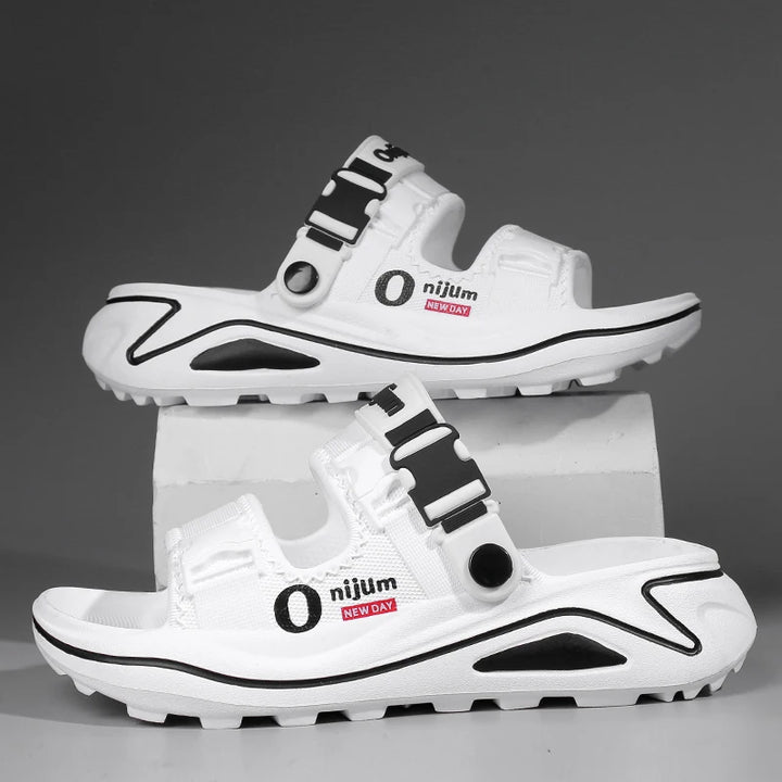 2026 Summer Men's Slippers Beach Clogs Outdoor Sandals Comfortable Soft EVA Slides Men Casual Garden Shoes Male Indoor Slippers