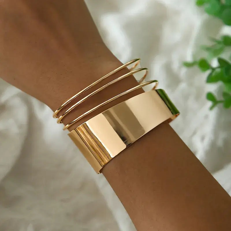 Retro Elegance Aukso Bracelet