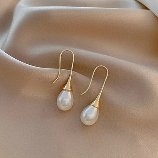 Helena Pearl Classic Earrings