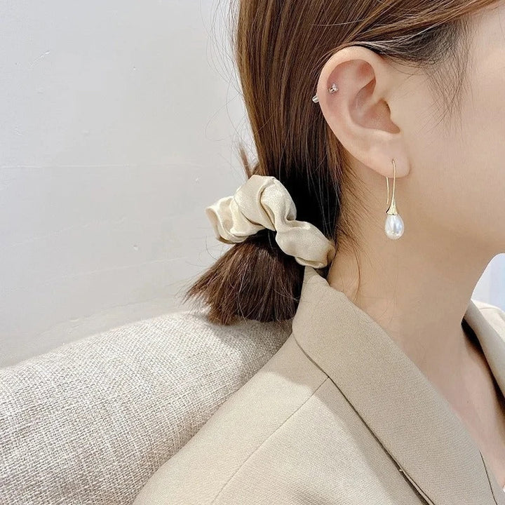 Helena Pearl Classic Earrings